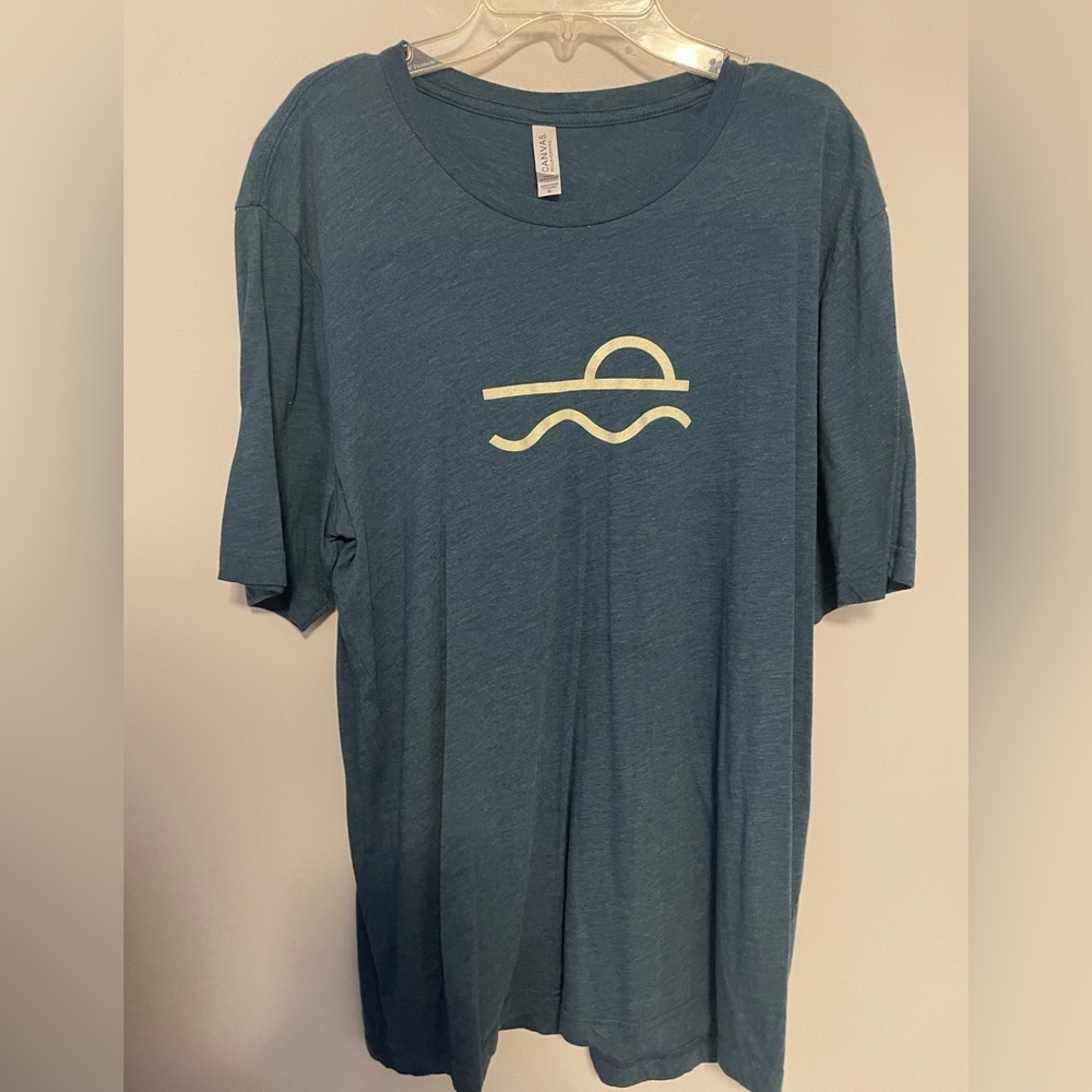 🎉2/$10 Bella Canvas Blue Short Sleeve Tee